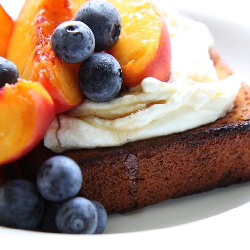 Banana bread with peaches and thick yoghurt
